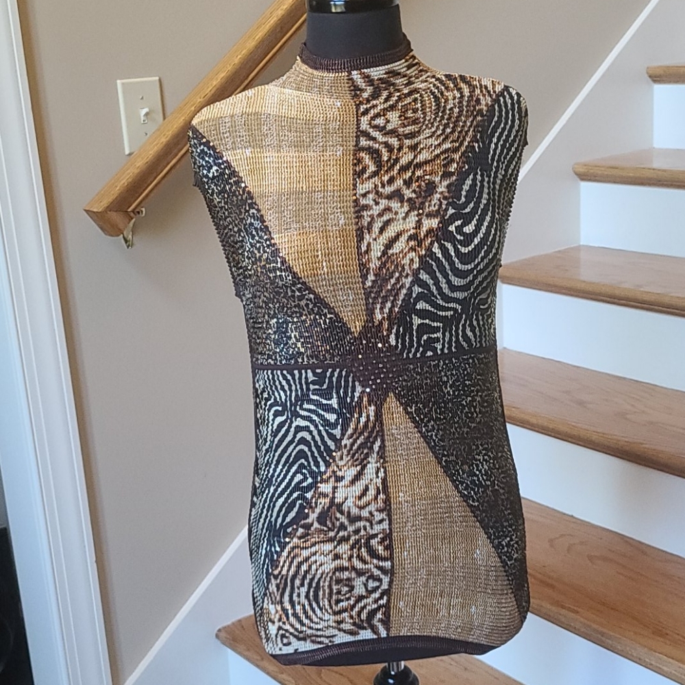STRETCHY SLEEVELESS TOP M/L ANIMAL PRINT